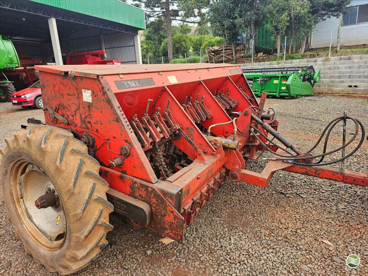 SEMEADEIRA SEMEATO TD 300 Pessette Máquinas Agrícolas CHOPINZINHO PARANÁ PR